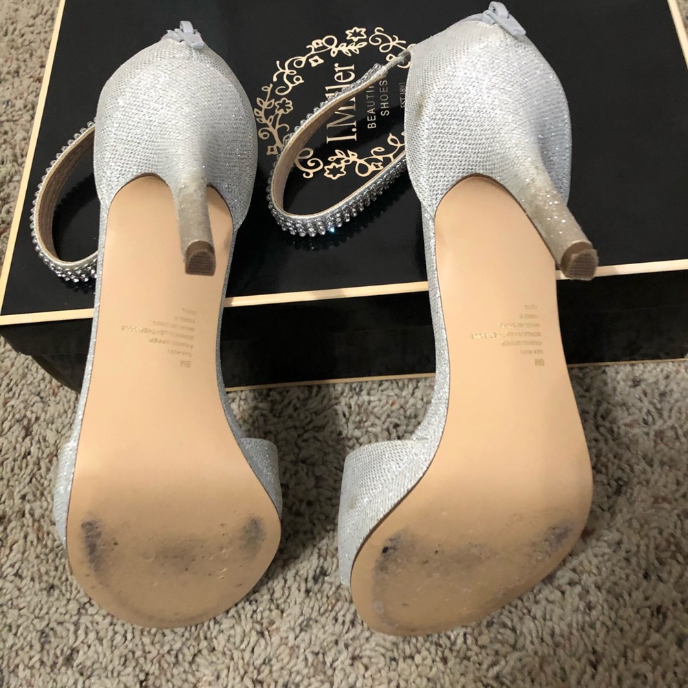 Silver Heels - image 7